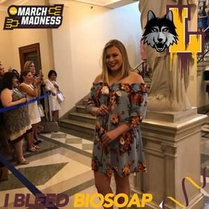 Meet your Posher, Laura